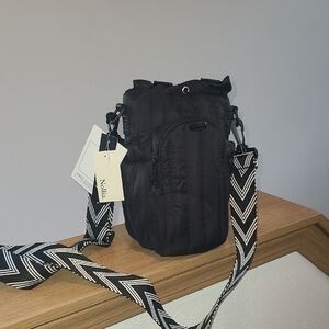Stylish Black Crossbody Water Bottle Bag with Chevron Strap